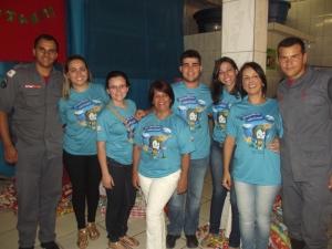 Equipe dos correios em parceria com os Bombeiros fizeram a alegria das crianças.
