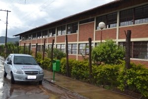 Escola em Vila Nova possui autorização especial para funcionamento no período noturno, garantindo também a vaga aos alunos menores de 16 anos.